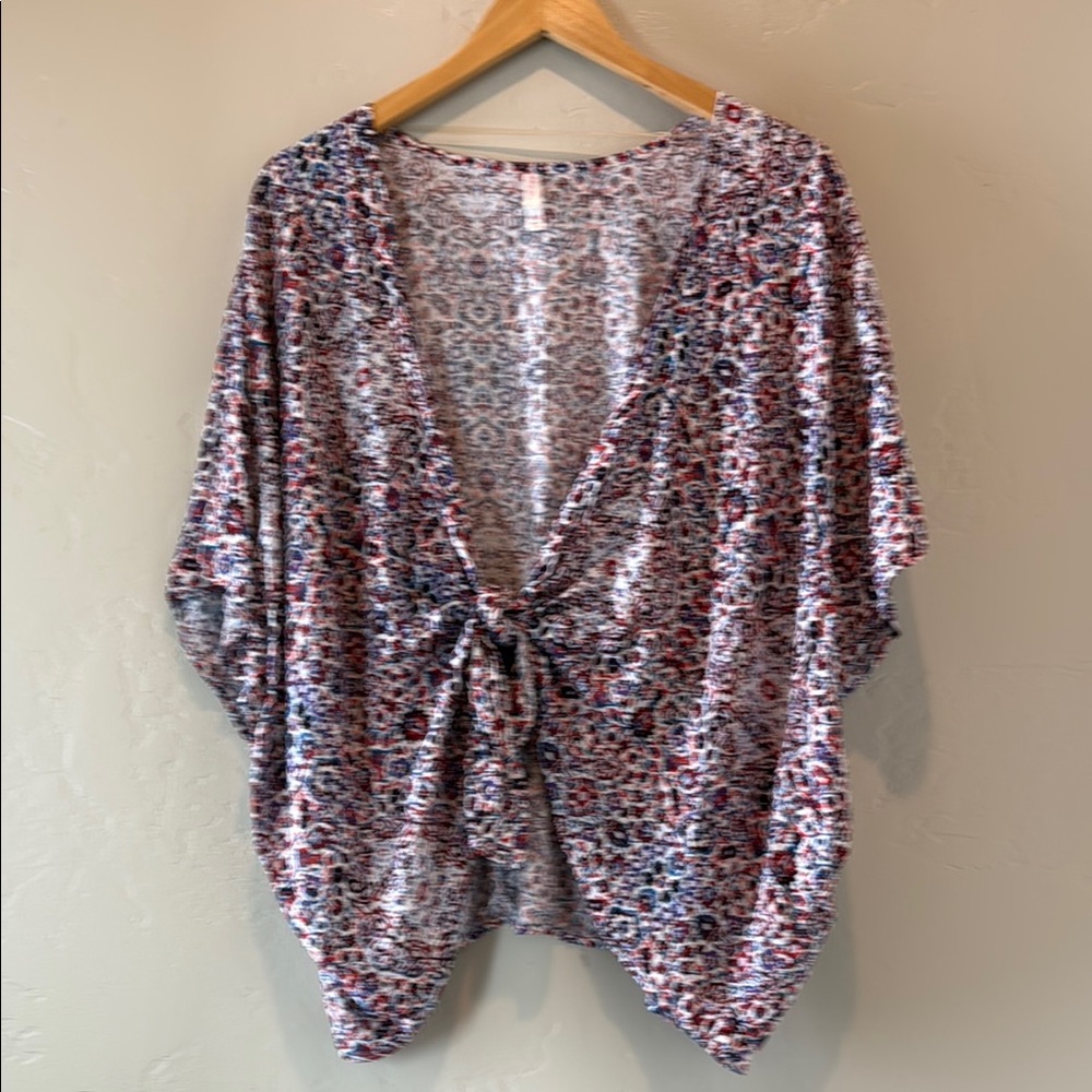 Xhilaration Target red white and blue pattern tie front kimono Size xs/s